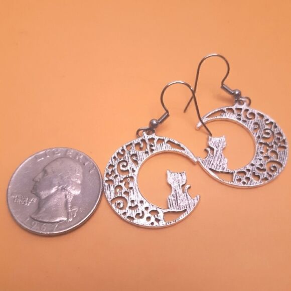 Silver Crescent Moon Kitty Cat Stainless Steel Hook Earrings - Picture 3 of 4